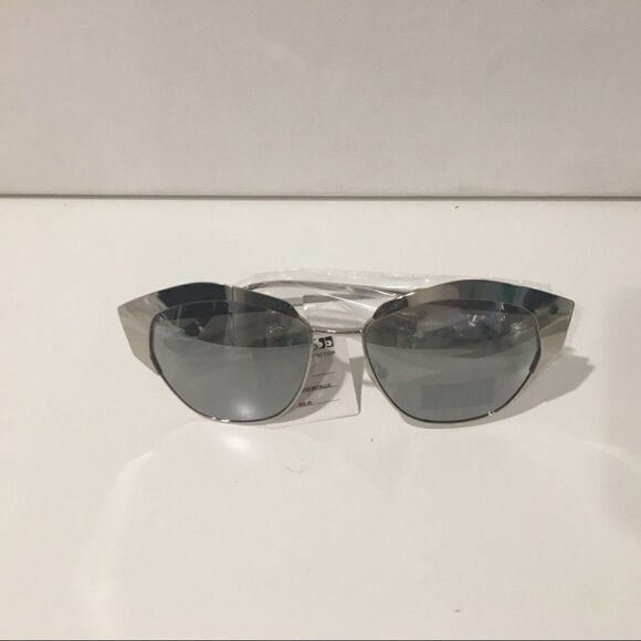 Joe's Jeans Metallic Cat eye Gunmetal Gray Sunglas - Picture 3 of 6